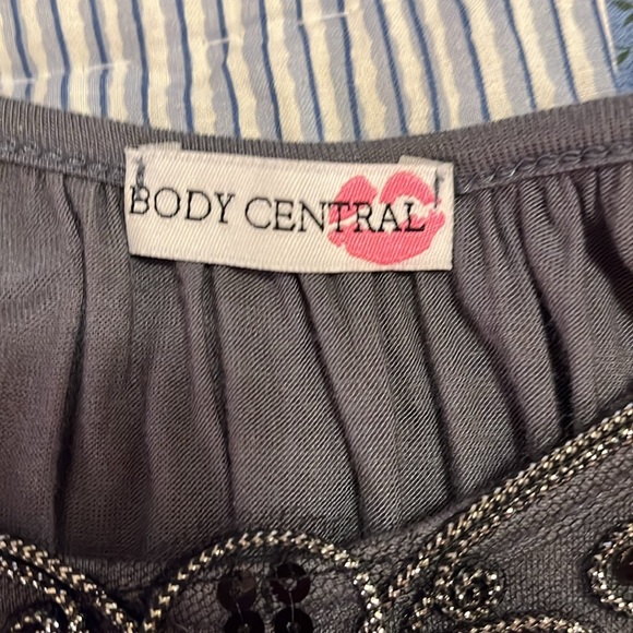Body Central gray beaded tunic size medium - Picture 5 of 6
